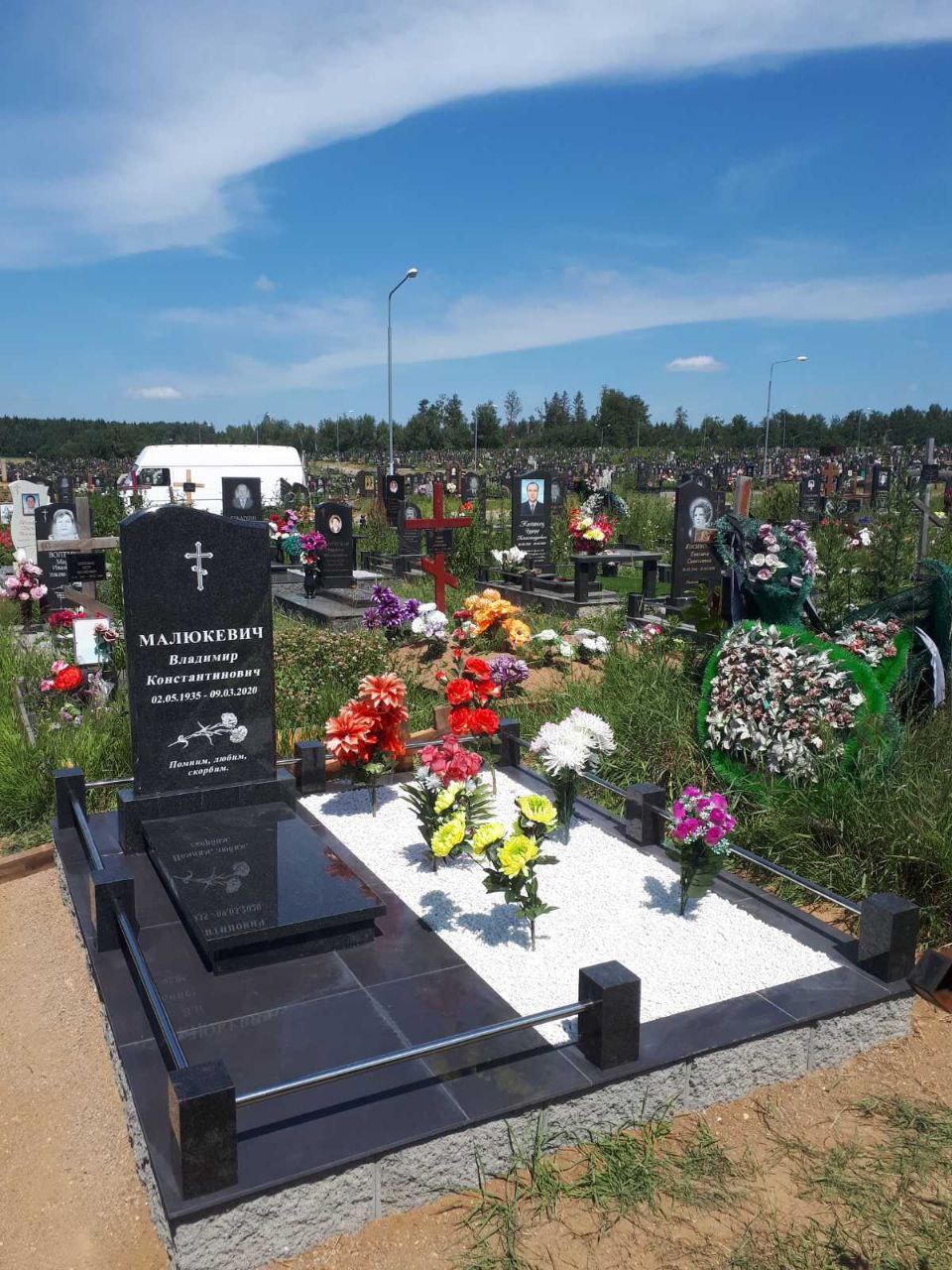 установка памятника недорого